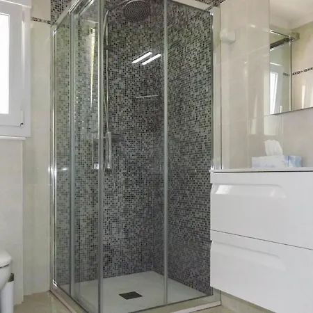 בית נופש Gorgeous In Trullent With House Sea View